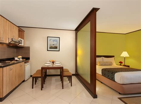 hotel kimberly manila swimming pool.
